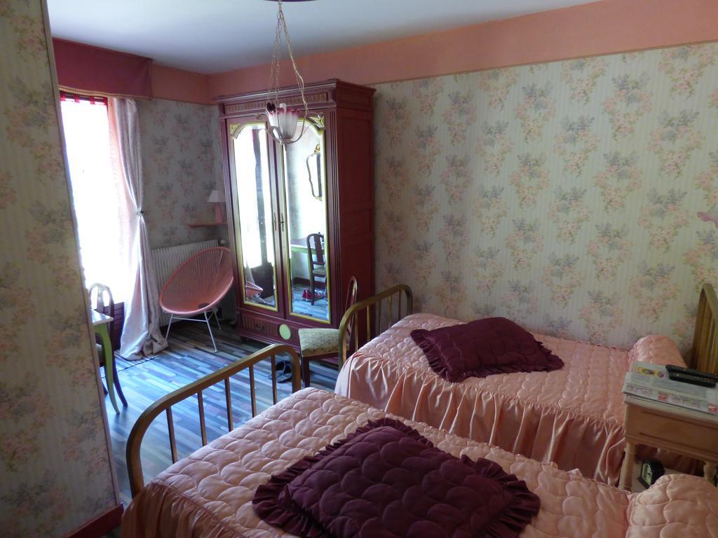 Bed and Breakfast Beau Site Guimauve Et Vieilles Dentelles Royères-Saint-Léonard Exterior foto