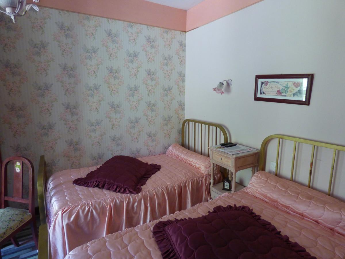 Bed and Breakfast Beau Site Guimauve Et Vieilles Dentelles Royères-Saint-Léonard Exterior foto